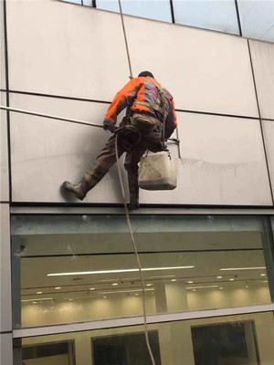 織金房屋外墻清洗 專業服務讓建筑煥然一新